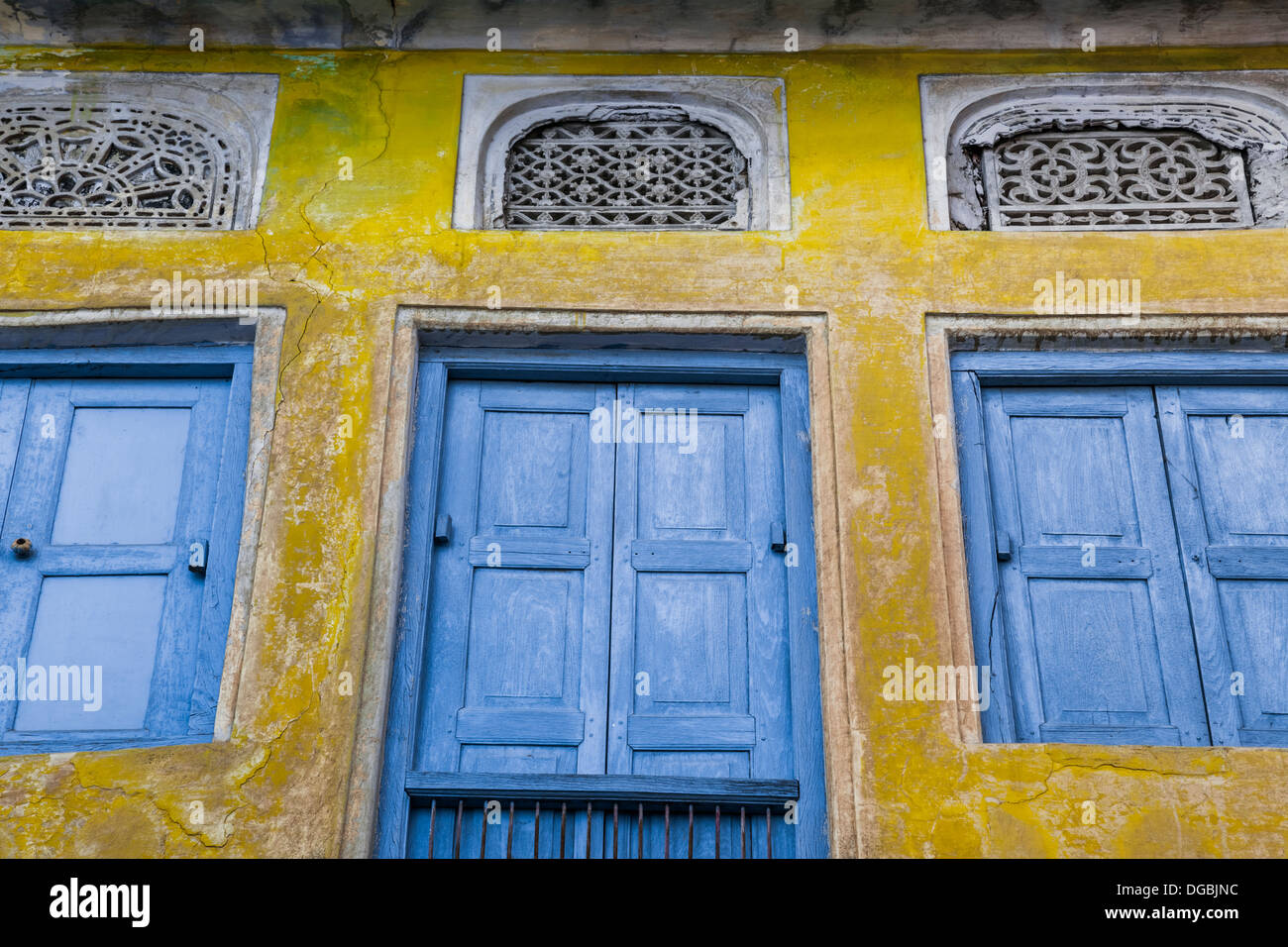 Indian window shutters hires stock photography and images Alamy