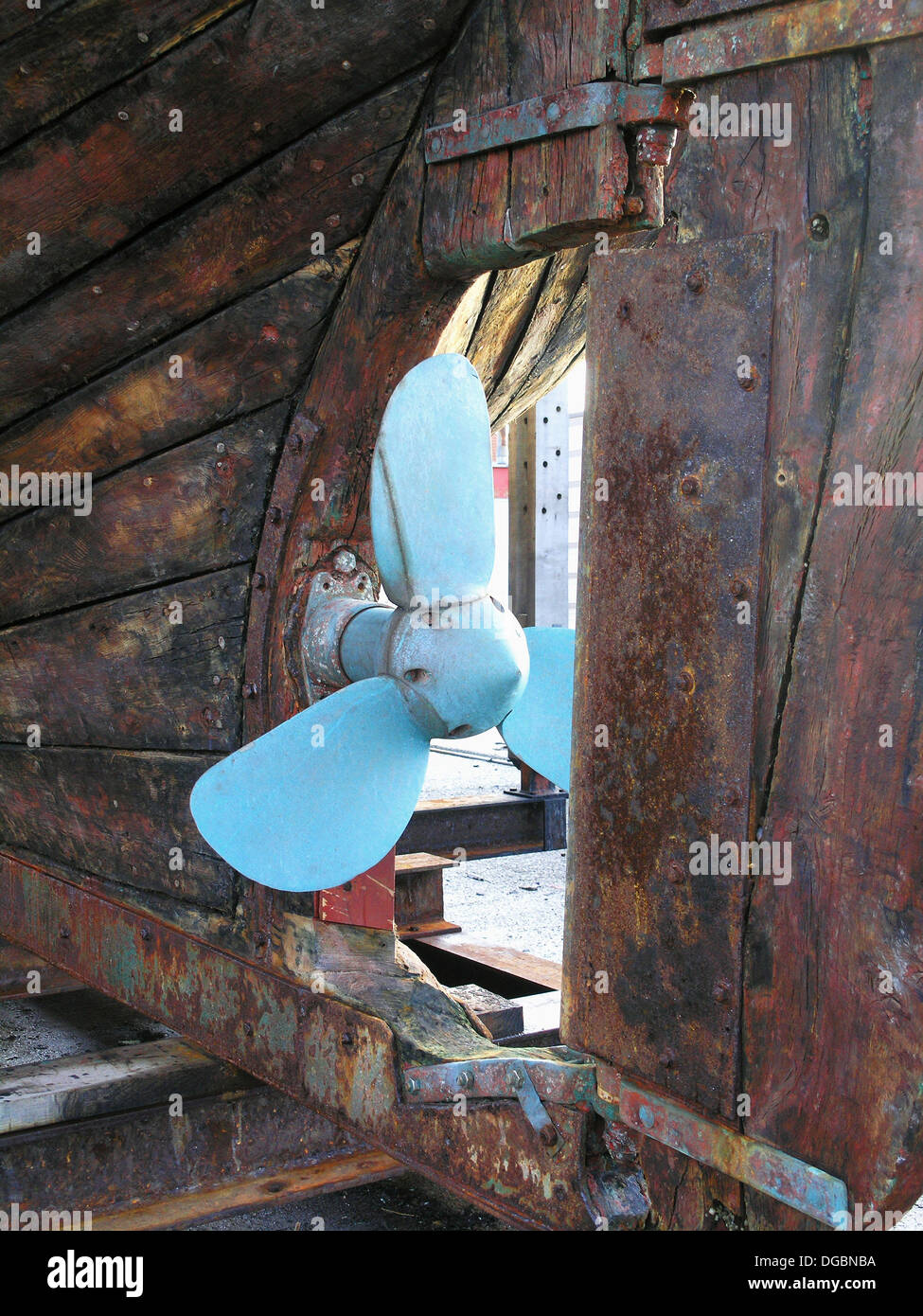 Propeller on fishing boat in for repair Stock Photo Alamy
