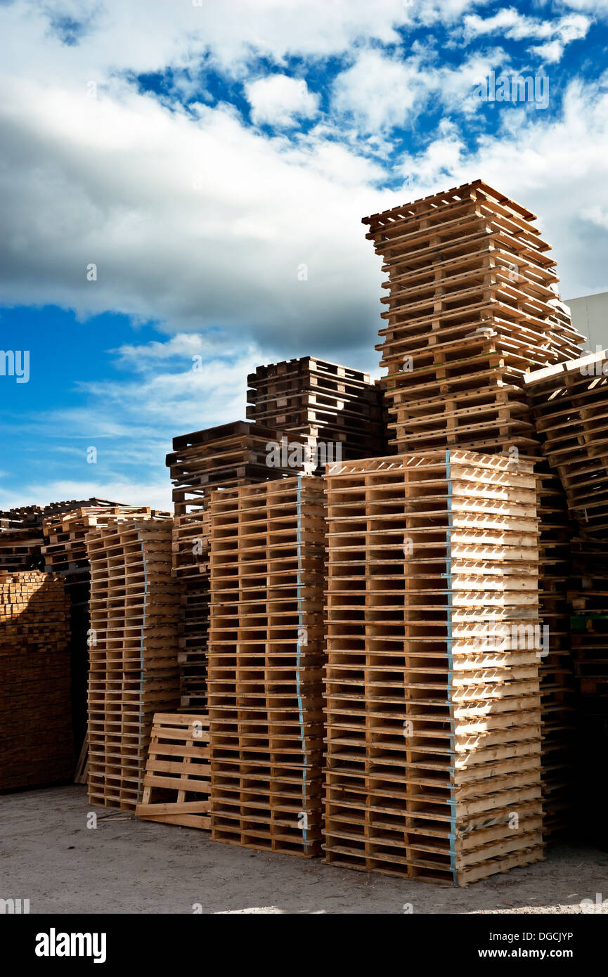 Stacking Pallets High Resolution Stock Photography and Images Alamy