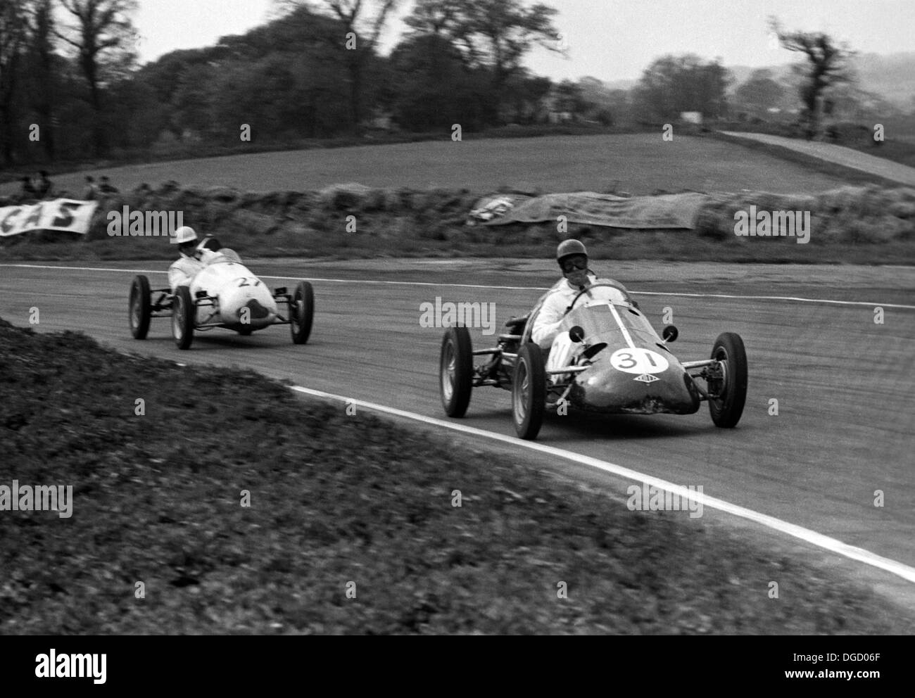 A Kieft 500cc F3 leads a Cooper in the Festival of Britain Trophy, Goodwood, England 1951. Stock Photo