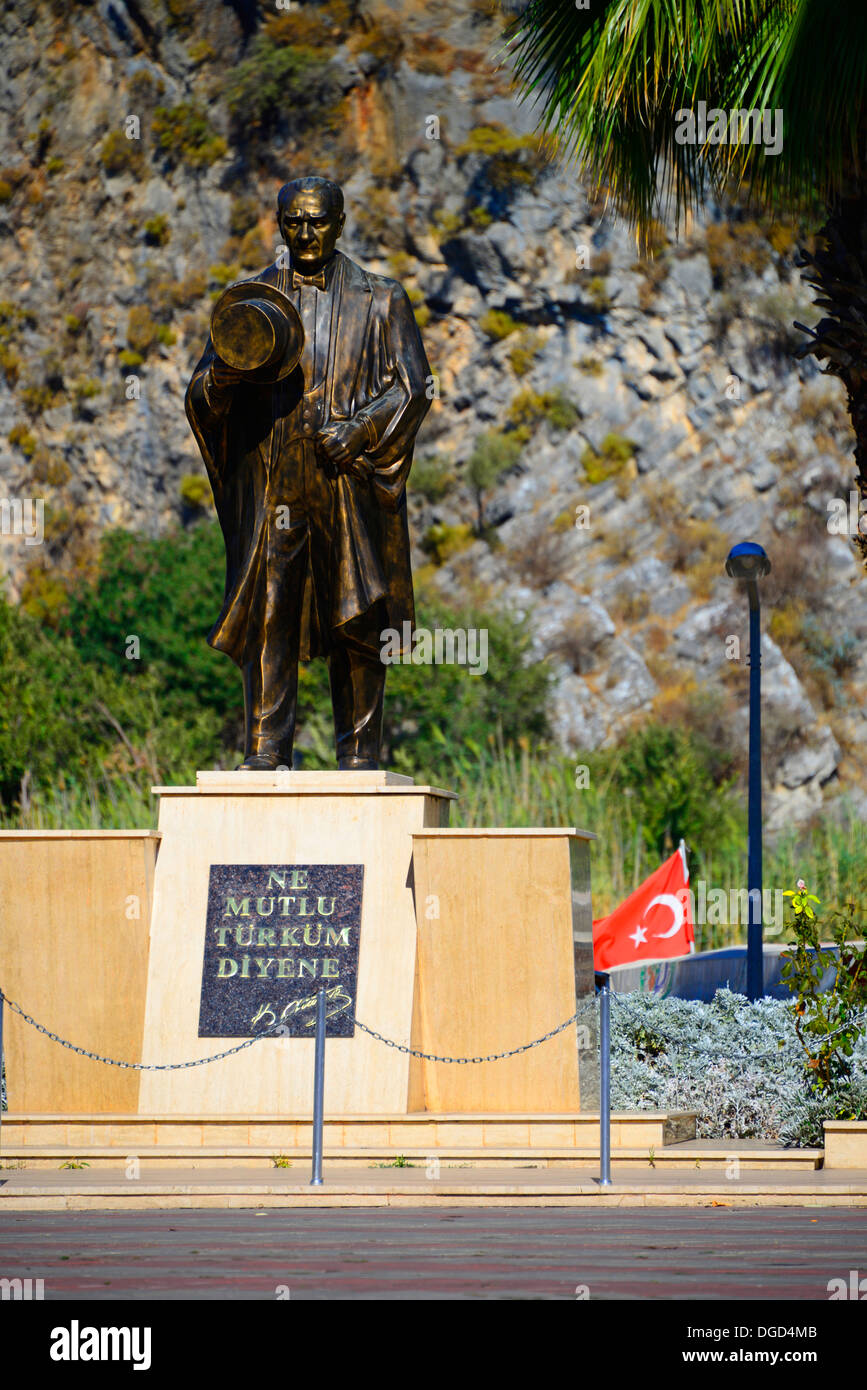 Kemal ataturk statue hires stock photography and images Alamy
