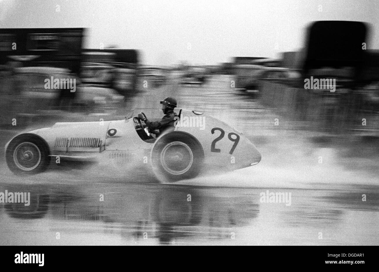 Chico Landi in Ferrari 375 Camelli funded by Brazilian dictator Getulio Vargas. Finished 2nd Boreham, England 2nd August 1952. Stock Photo