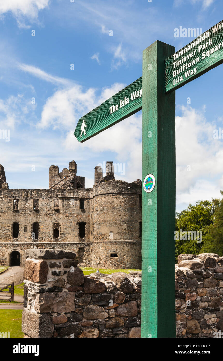 Balvenie Castle & sign for the Isla way at Dufftown,Scotland Stock Photo