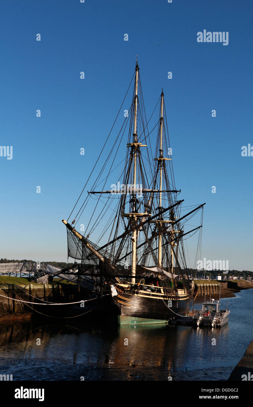Salem dock hi-res stock photography and images - Alamy