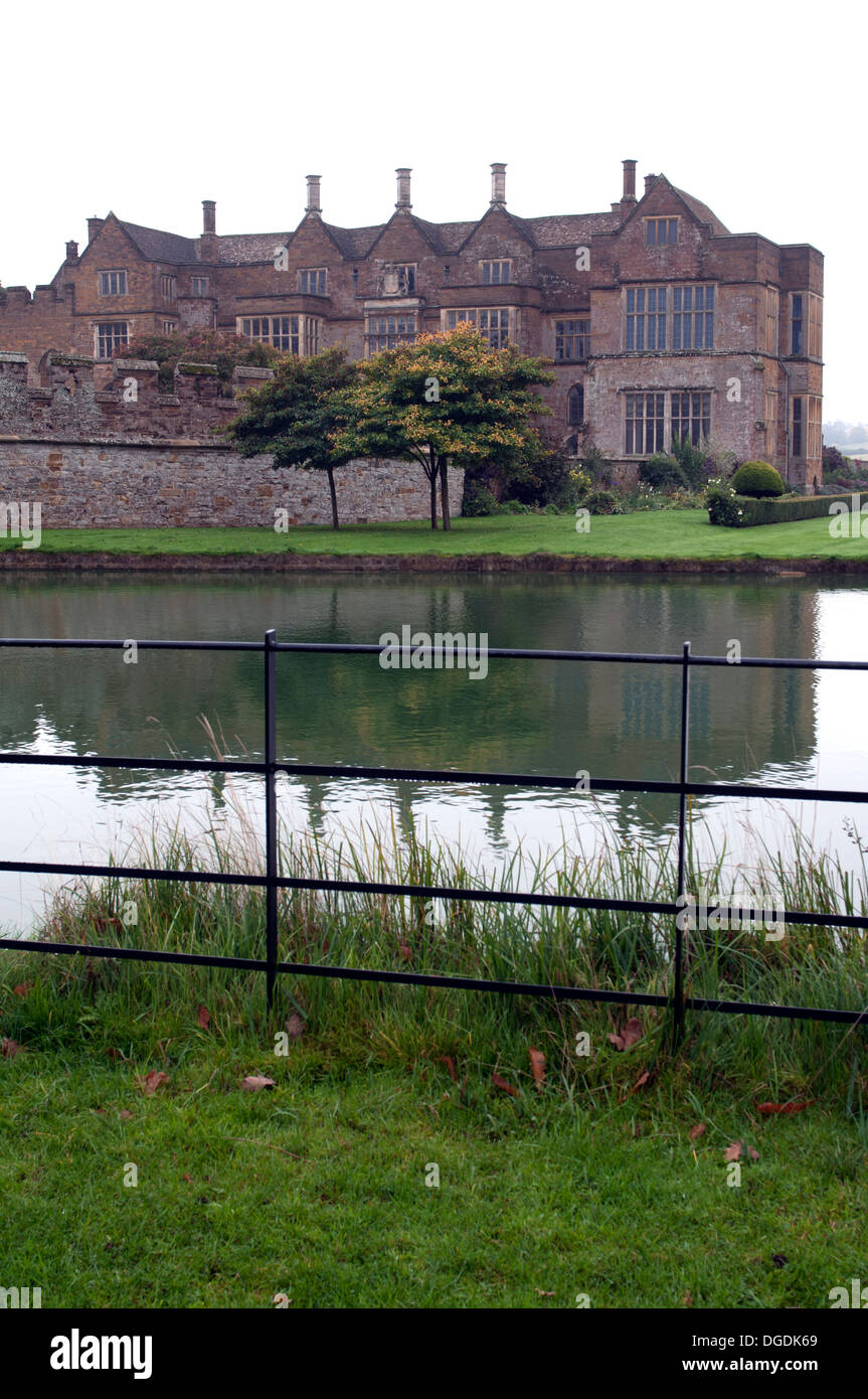 Broughton Castle, Oxfordshire, England, UK Stock Photo Alamy