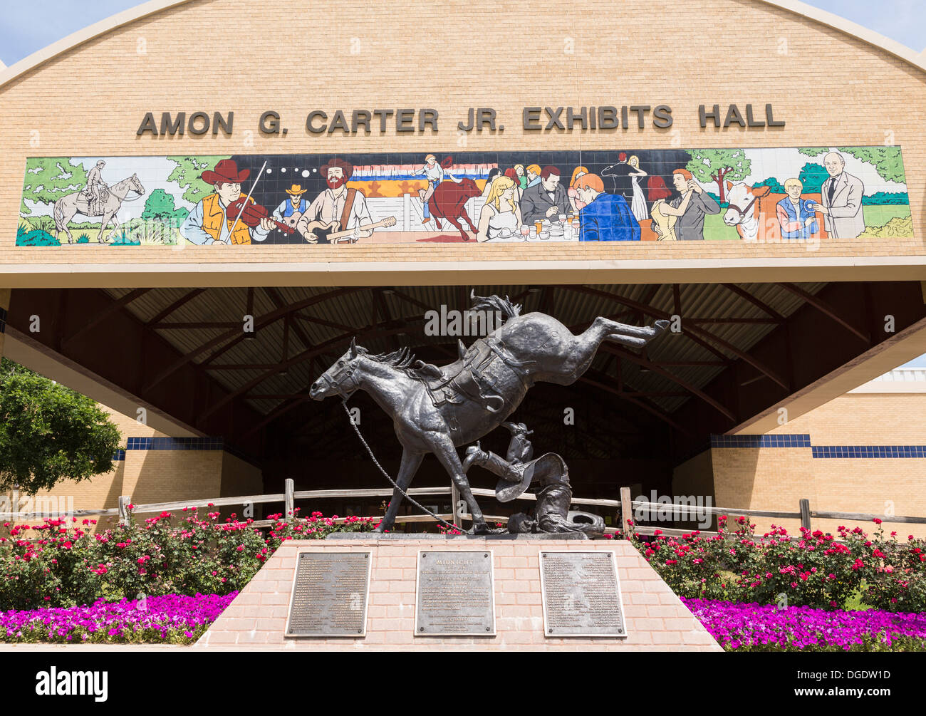 Statue outside Amon G. Carter JR. Exhibits Hall Fort Worth Texas USA Stock Photo
