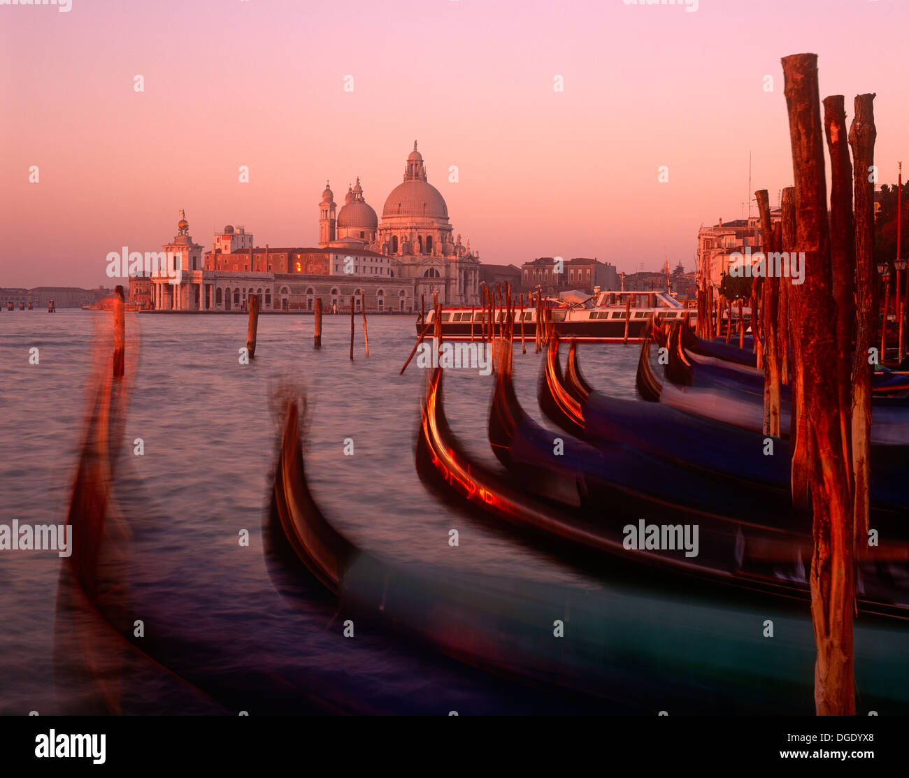 Gondolas in venice italy hi-res stock photography and images - Alamy