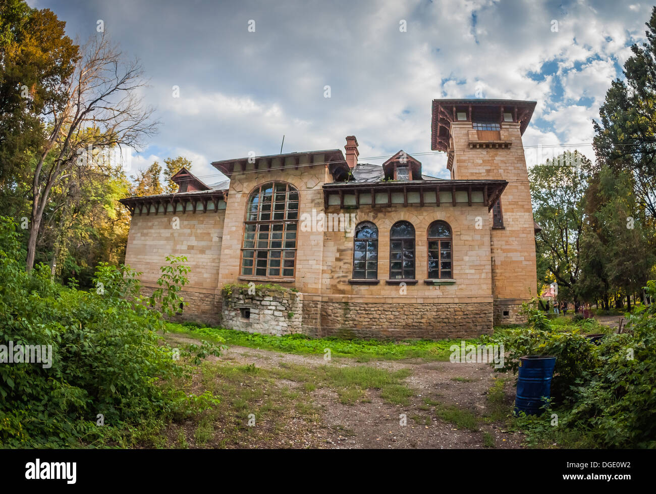Усадьба мсциховского селезневка. Луганский областной усадьба цеховского. Усадьба мсциховского луганская. Усадьба мсциховского луганская. Усадьба мсциховского.