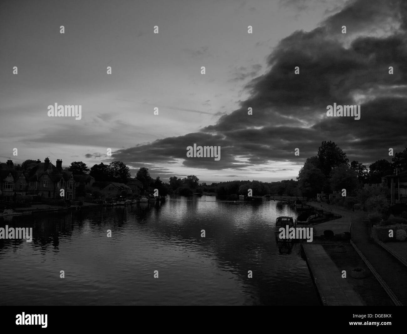 River thames pier Black and White Stock Photos & Images - Alamy