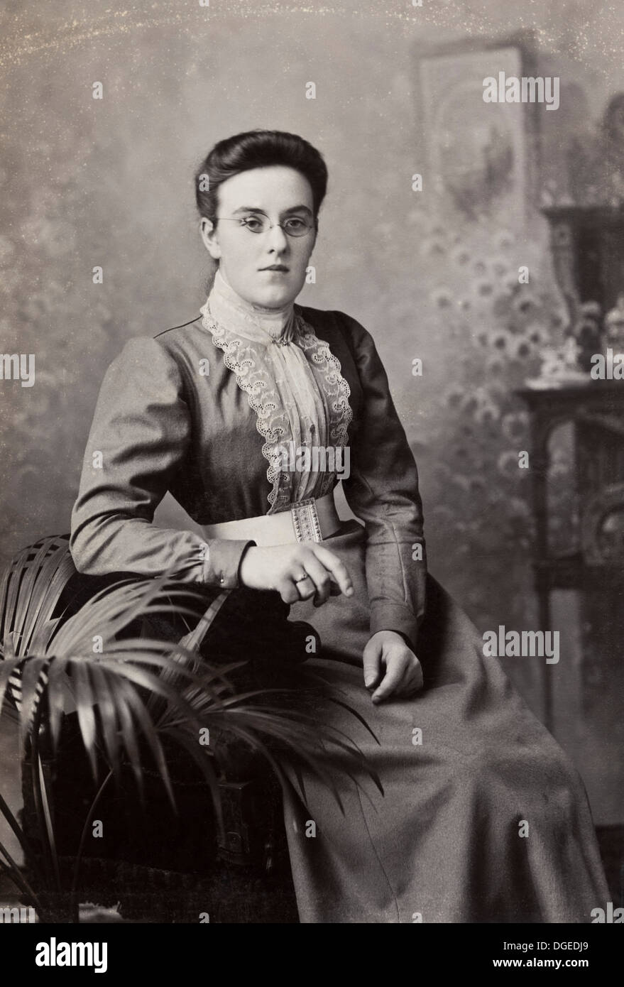 Victorian woman Carte de Visite studio portrait circa 1898 by Victorian photographer J. White of Littlehampton Stock Photo