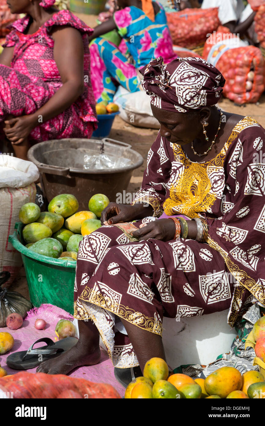 Weekly Market at Fass Njaga Choi, North Bank Region, The Gambia. Mangoes, Onions for Sale. Stock Photo