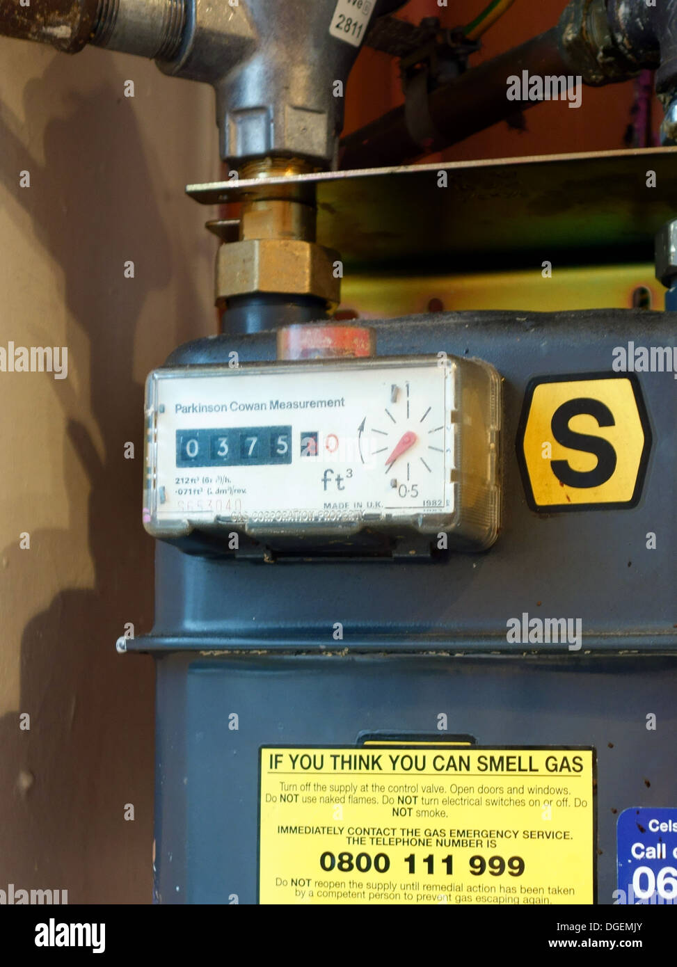Gas meter reading uk hires stock photography and images Alamy
