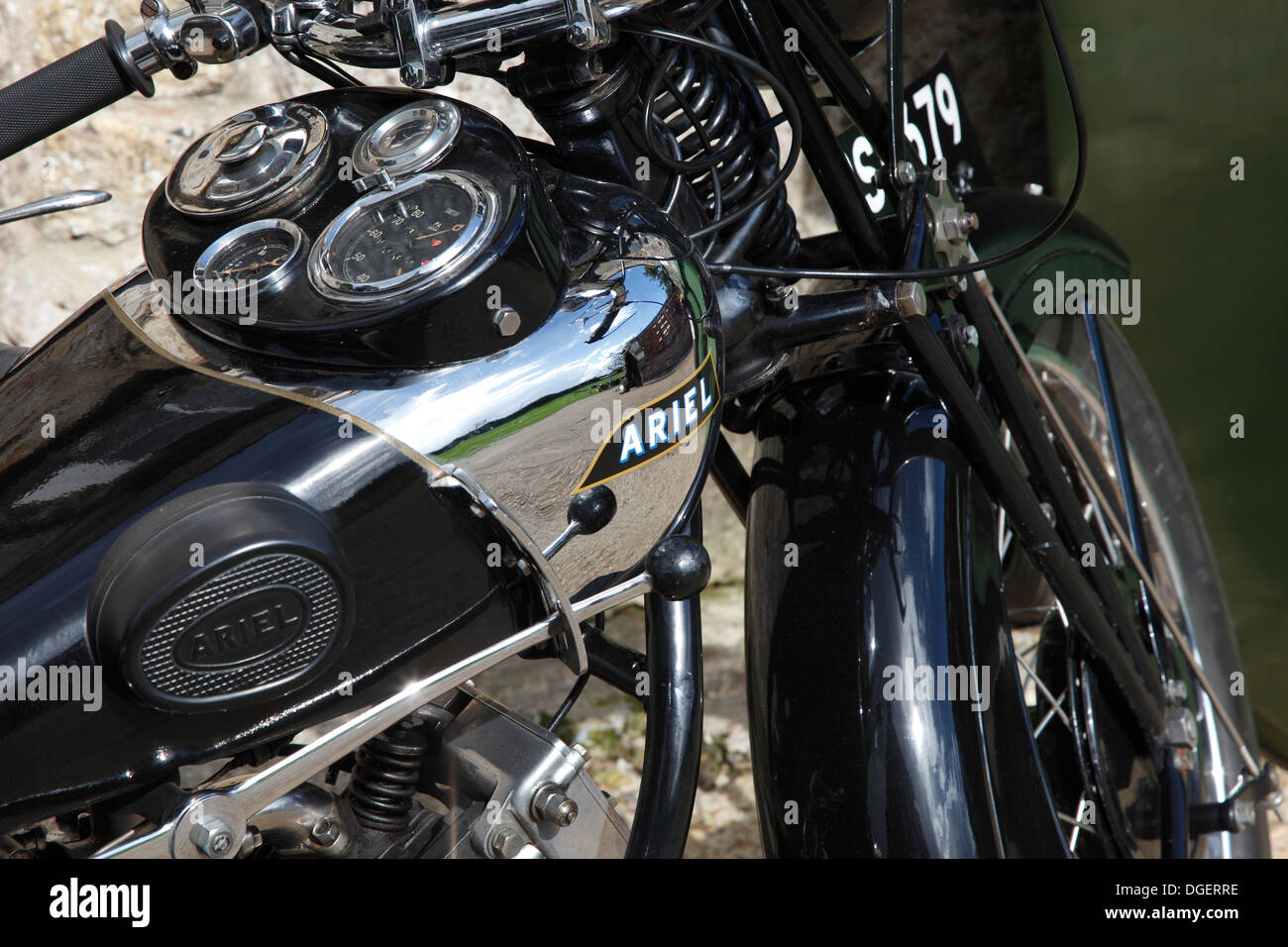1931 model SG Instrument cluster and fuel tank on classic Ariel