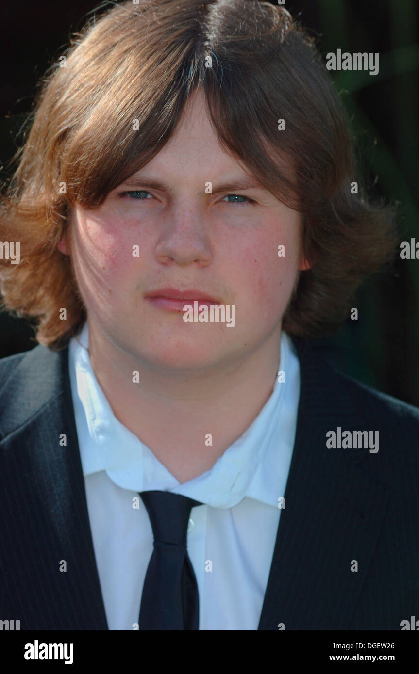 Male teenager portrait outside hi-res stock photography and images - Alamy