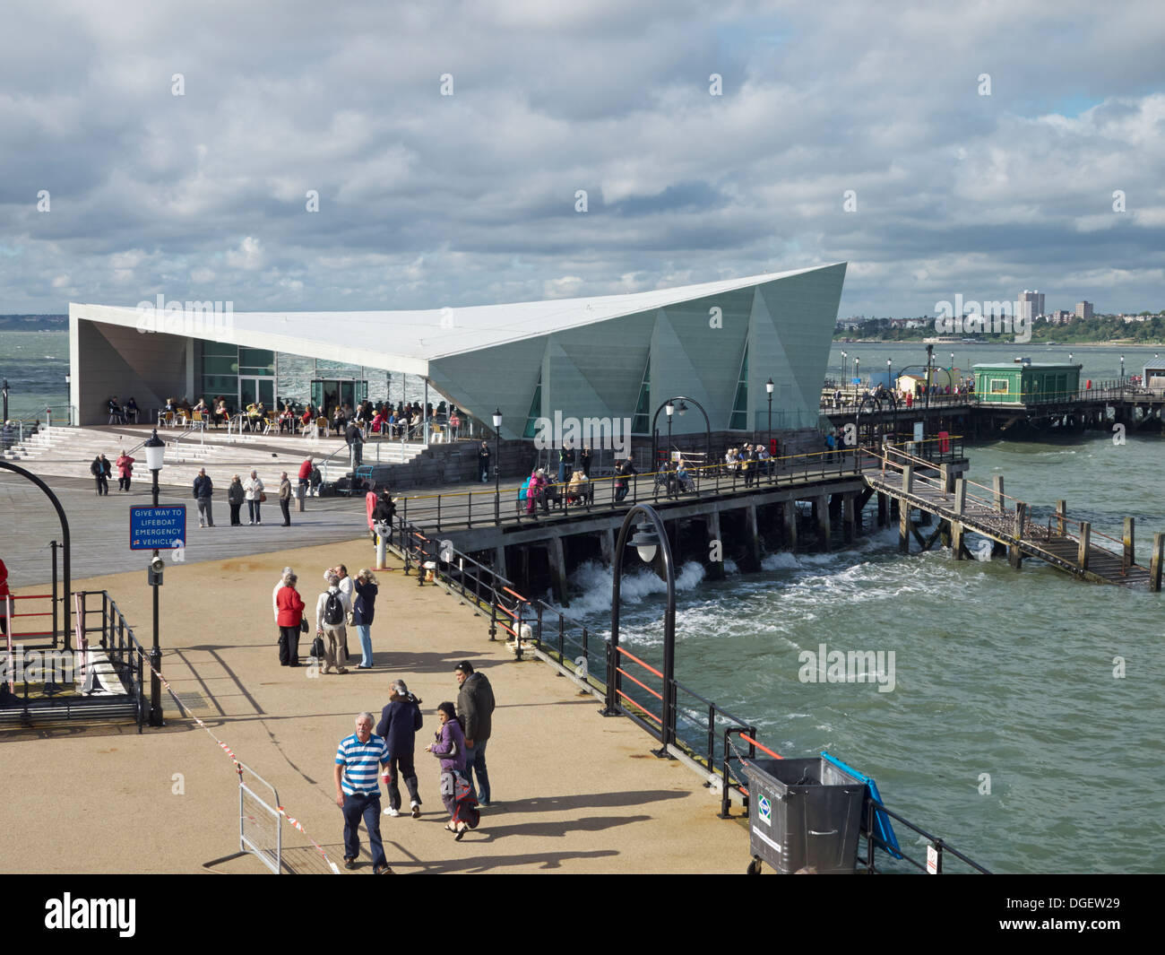 Southend pier hires stock photography and images Alamy