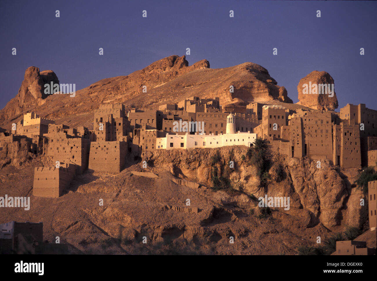 Al- Hajjarayn or  Al-Hajrayn or  Al-Hajrain  at sunset in Wadi Hajjarayn, Wadi Doan Yemen Stock Photo