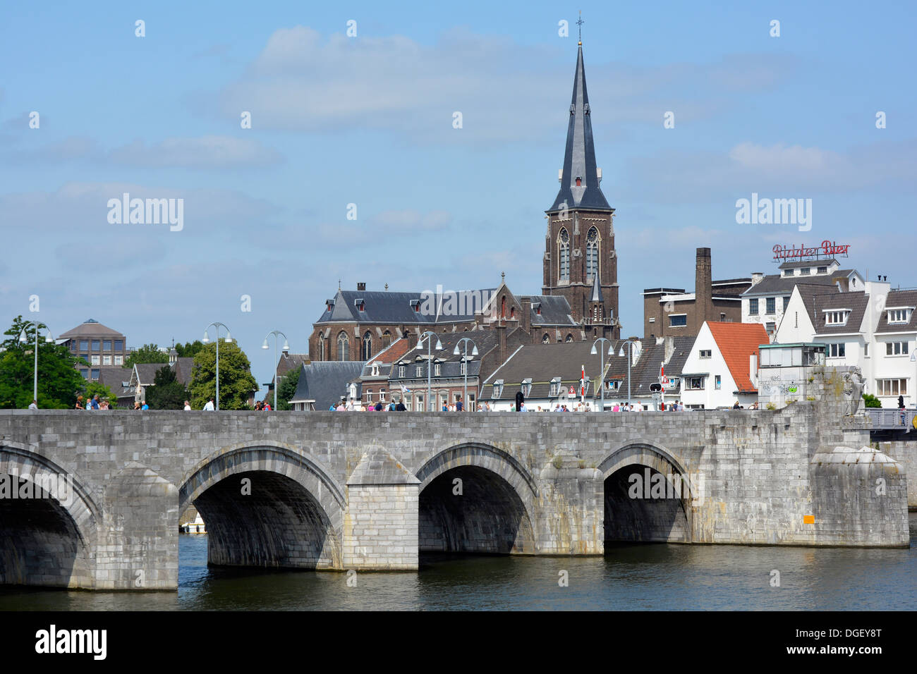 Maastricht Saint Servatius River Meuse Arched Masonry Bridge Landmark maastricht-saint-servatius-river-meuse-arched-masonry-bridge-landmark