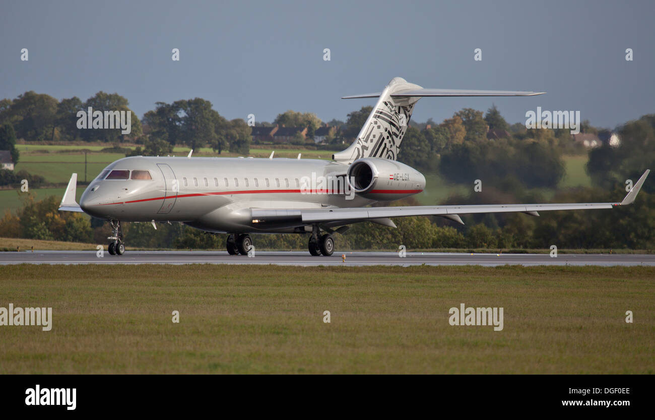 Vista Jet Bombardier BD700 Global Express OELGX departing LondonLuton Airport LTN Stock Photo