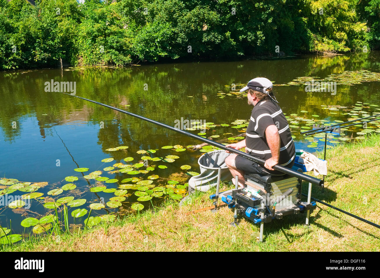 River bank fishing hi-res stock photography and images - Alamy