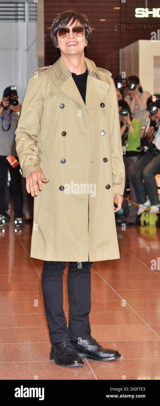 Bae yong joon hi-res stock photography and images - Alamy