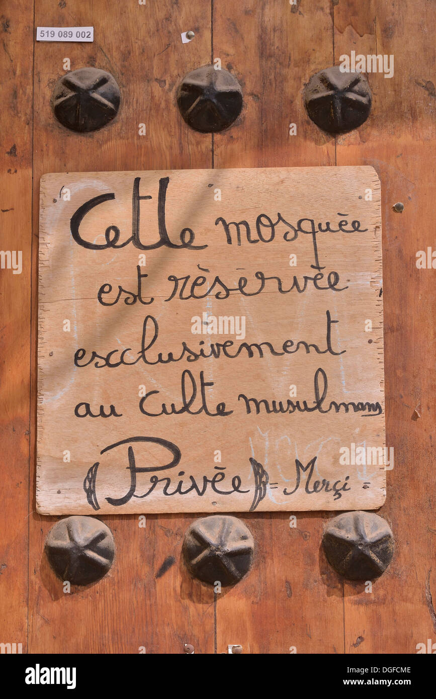 Sign, entry to the mosque is for Muslims only, Marrakesh, Marrakesh-Tensift-El Haouz region, Morocco Stock Photo