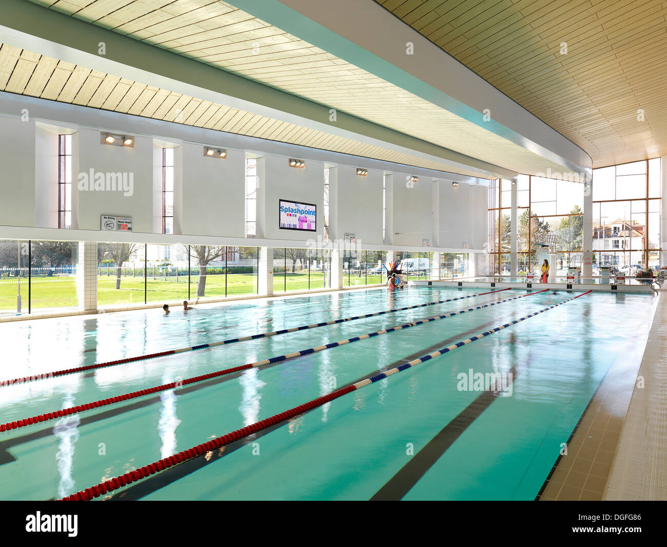 Splashpoint Leisure Centre, Worthing, United Kingdom. Architect: Wilkinson Eyre Architects, 2013. Internal view of main pool and Stock Photo