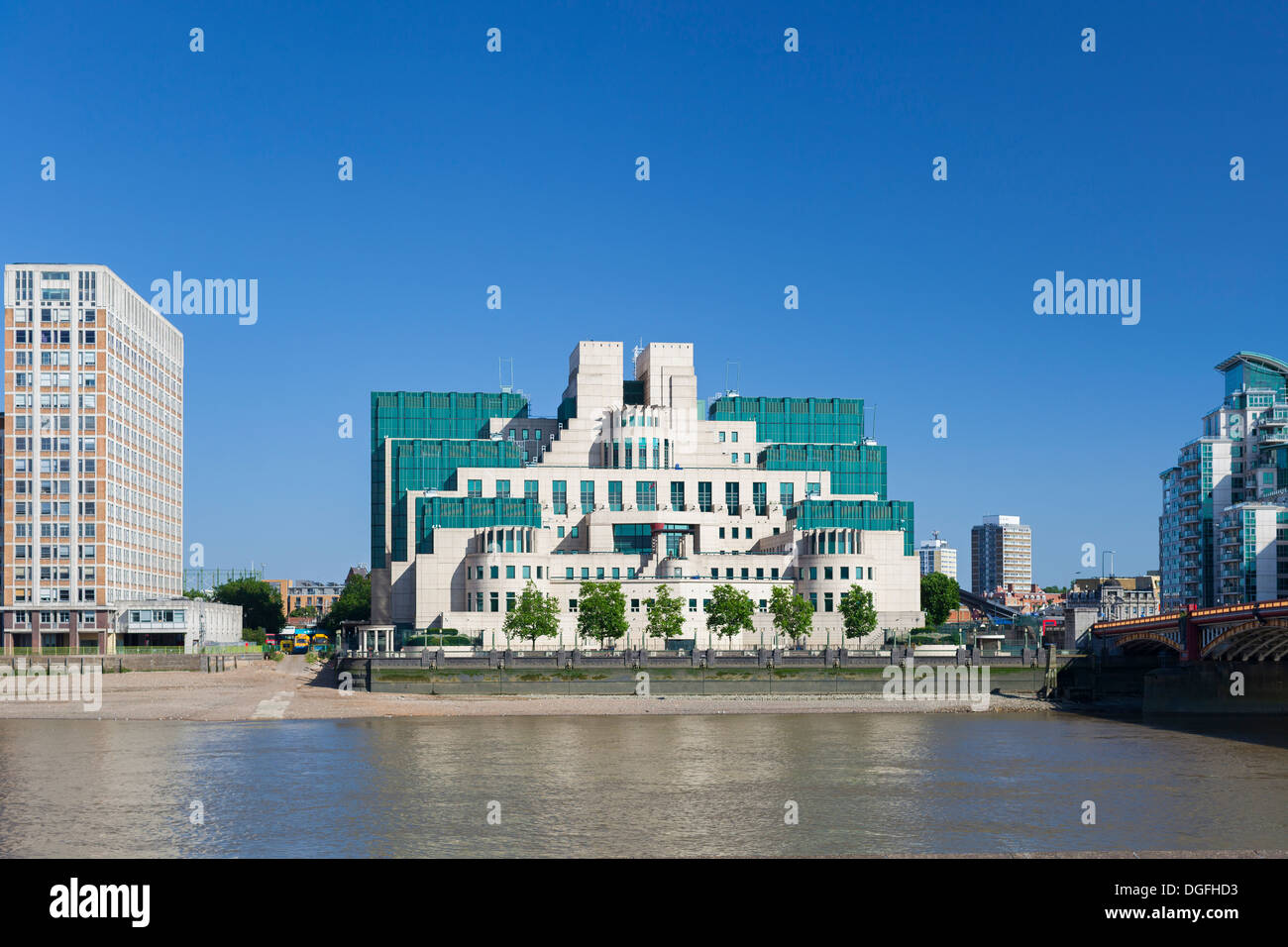SIS / MI6 Building,London, England Stock Photo