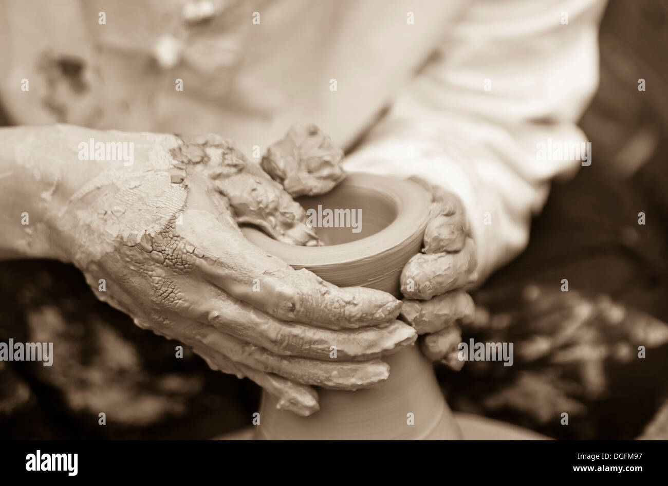 Potters hand hires stock photography and images Alamy