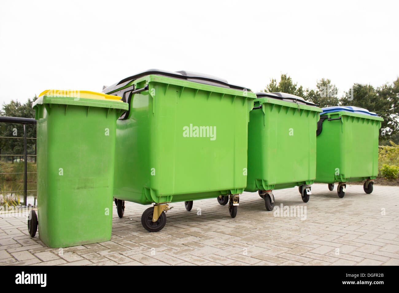 refuse container with lid SULO dustbin 80 L wheelie bin recycling bin green 22122 selective sorting 