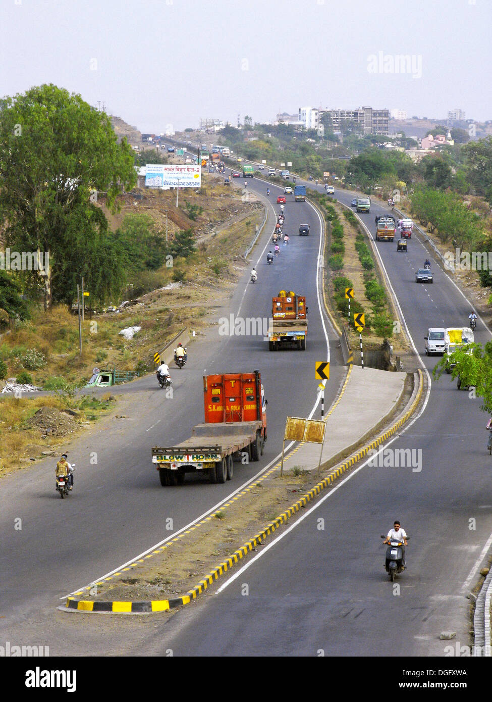 Far bipass road MumbaiBanglore National Highway going towards Katraj