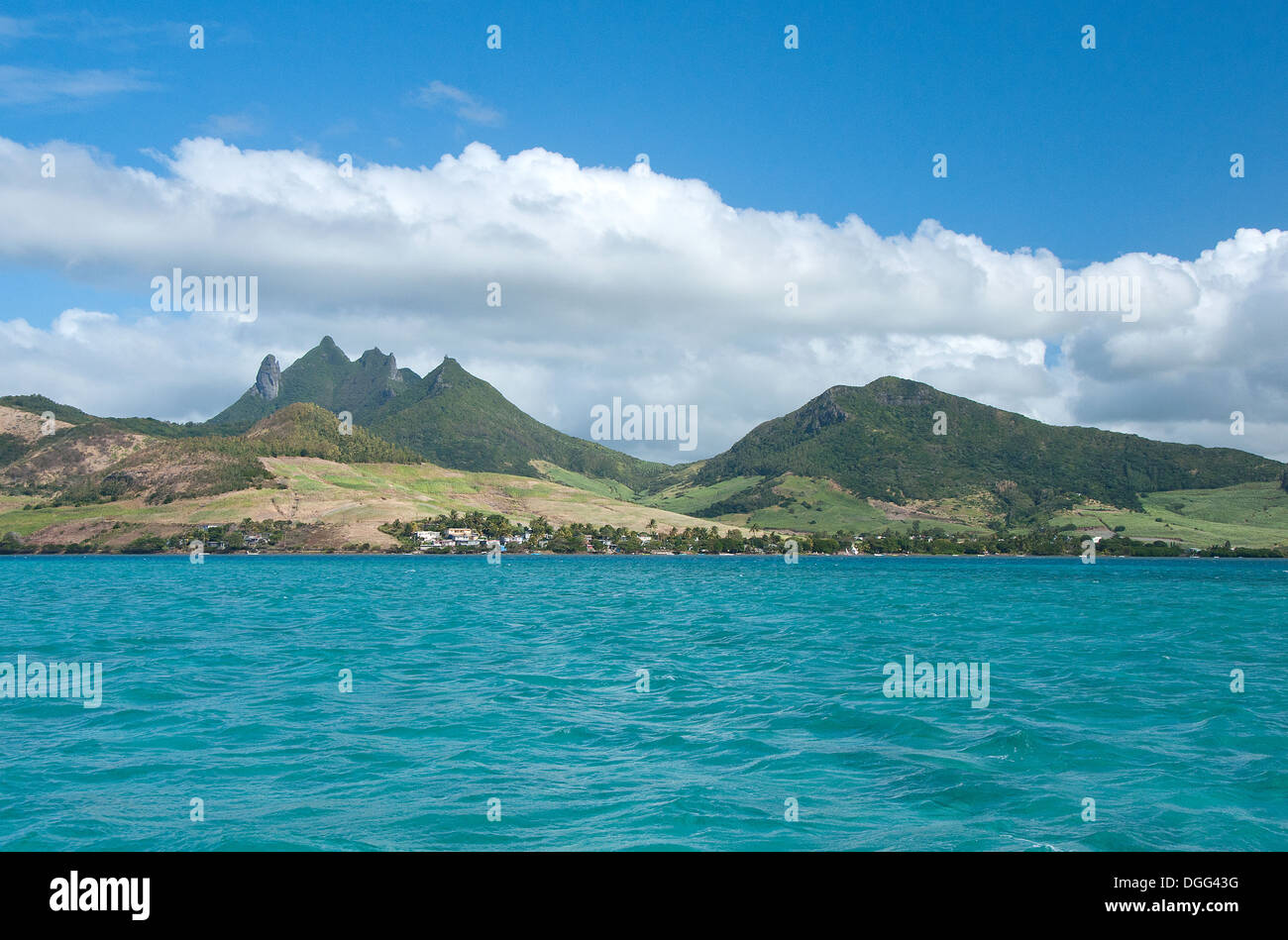 Ile aux cerfs mauritius blue hi-res stock photography and images - Alamy, image size:1300x949