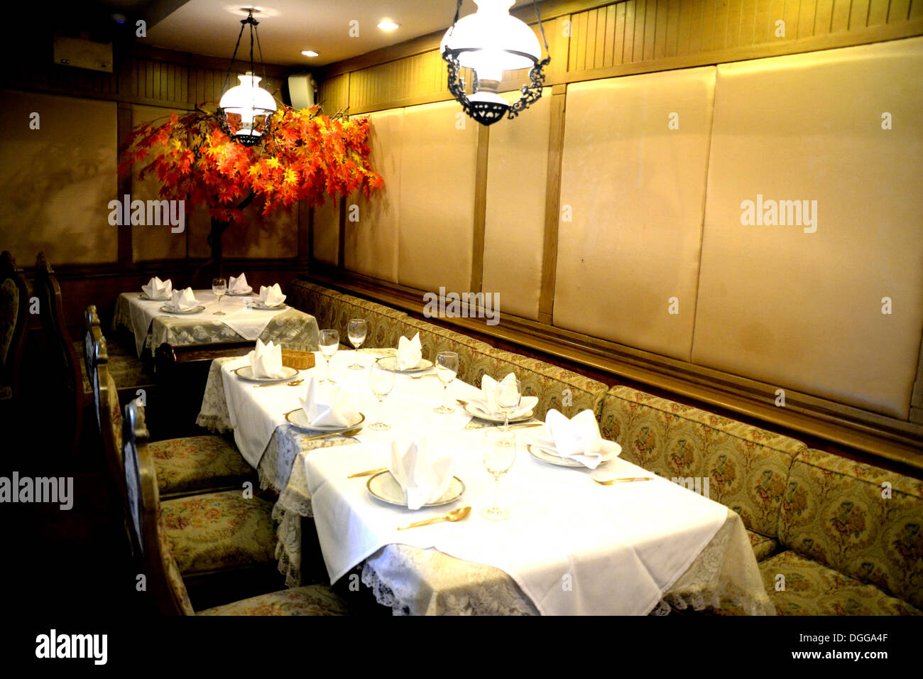 Table setting in ChineseThai restaurant Stock Photo Alamy