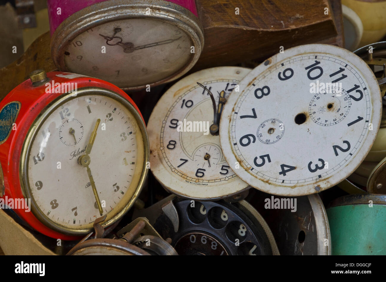 Old alarmclocks for sale at the weekly flea market, Dresden, Saxony