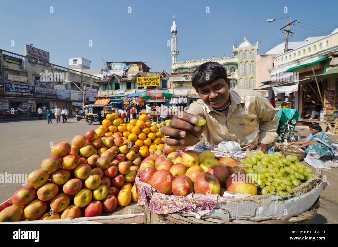 Fruit and vegetables for sale at the local market in Mysore, India ...