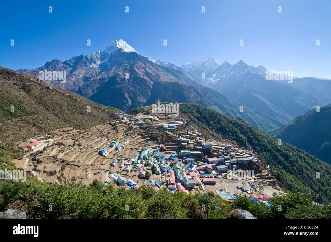 Namche Bazar (3.440 m), the base for trekking and mountaineering in Solo Khumbu region, Namche Bazar, Solukhumbu District Stock Photo