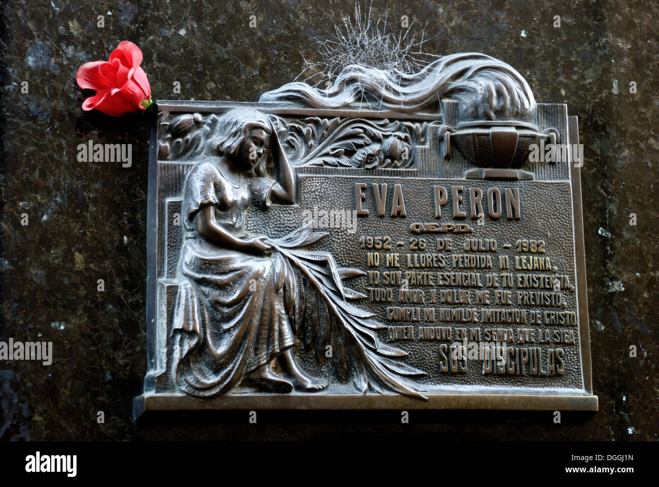 Plaque with a red rose on the tomb of national heroine Eva 'Evita' Peron, President Juan Perón's wife, Cementerio de la Stock Photo