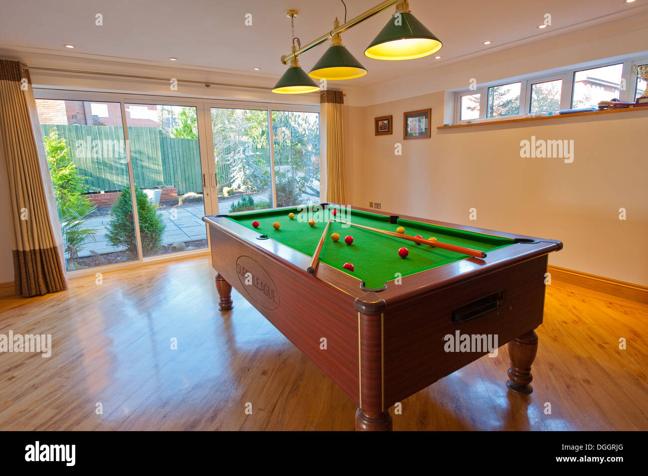 Pool table house hi-res stock photography and images - Alamy
