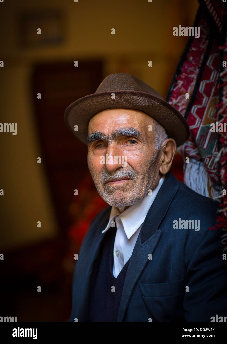 Old man with a hat hi-res stock photography and images - Alamy