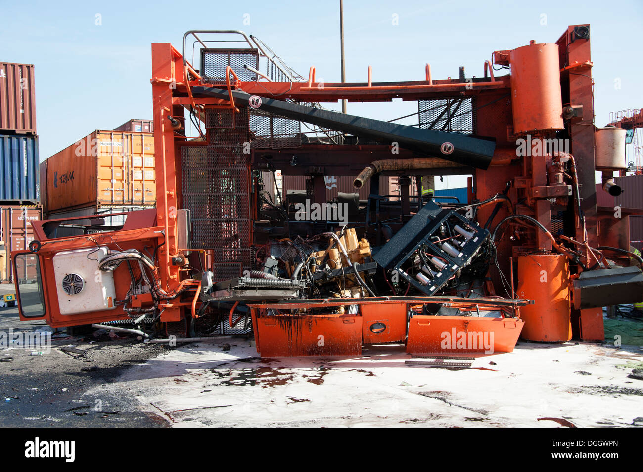 Straddle Carrier Crane Fell Fallen Over crash Stock Photo Alamy