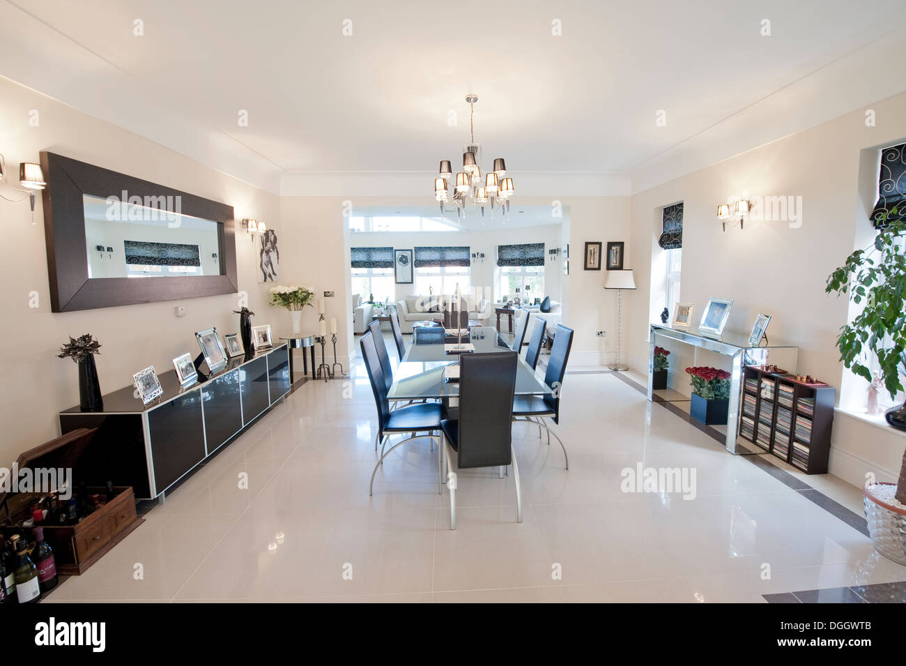 Ultra Modern black and white dining room marble Stock Photo - Alamy