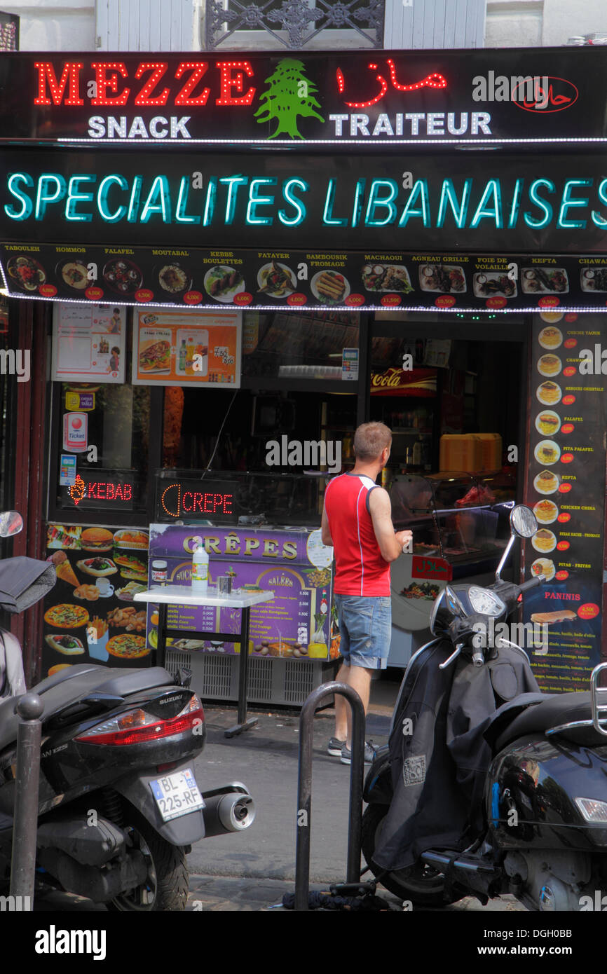 Paris France,Europe,French,9th arrondissement,Boulevard de Clichy,cafe,restaurant restaurants food dining eating out cafe cafes bistro,cuisine,food,Le Stock Photo