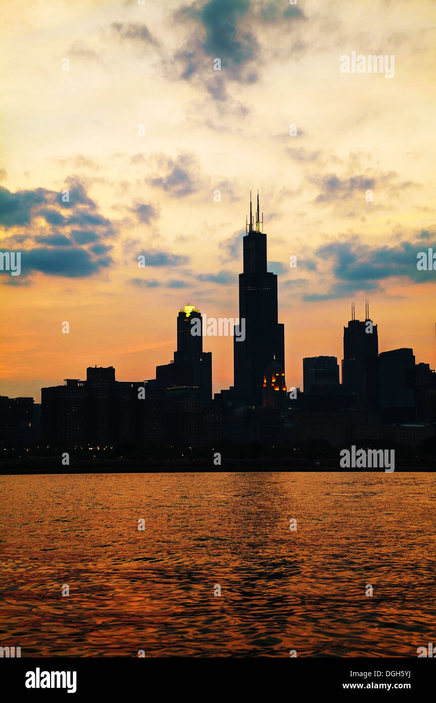 Chicago downtown cityscape hi-res stock photography and images - Alamy