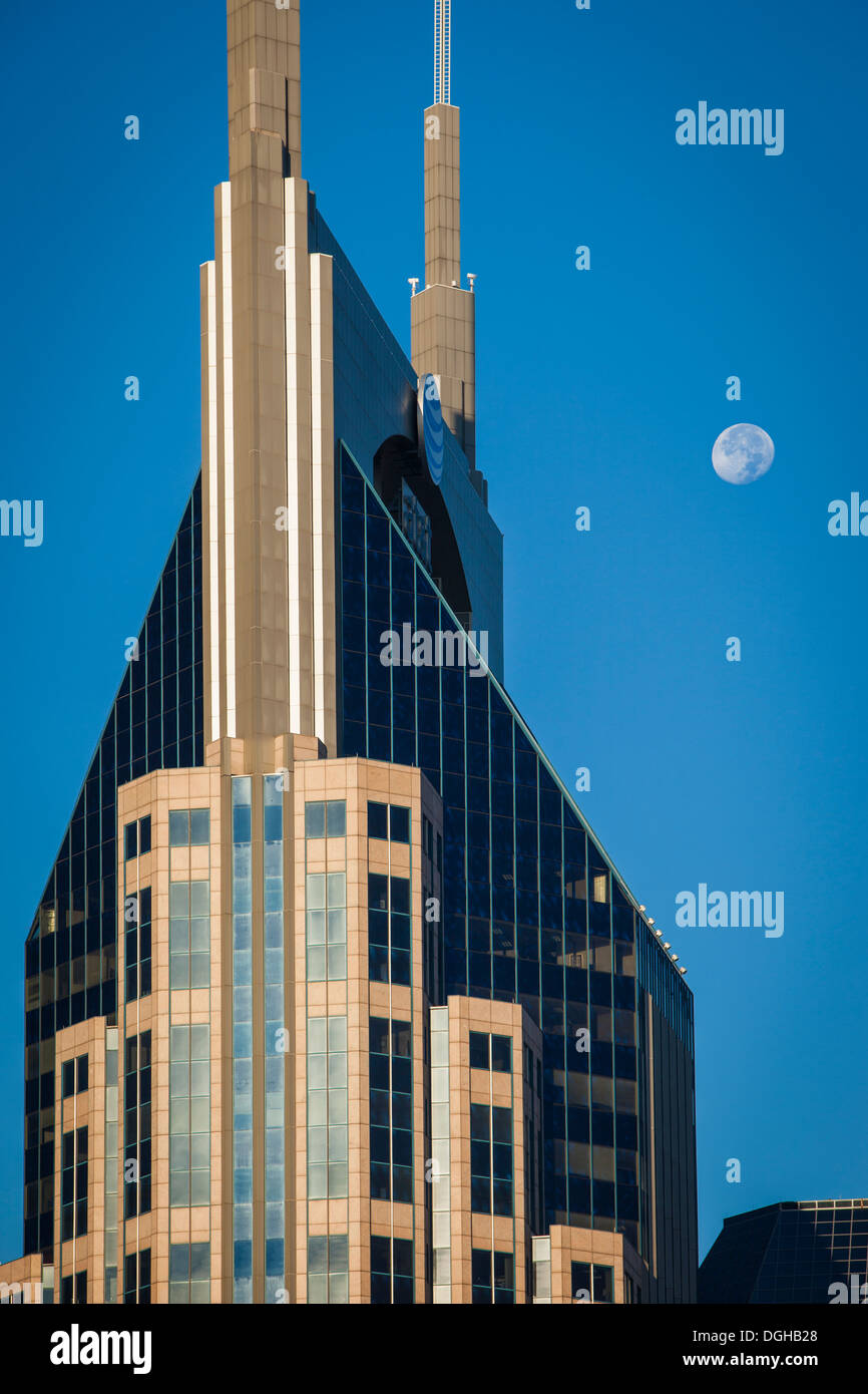 Moon over the AT&T Building in Nashville, Tennessee USA Stock Photo