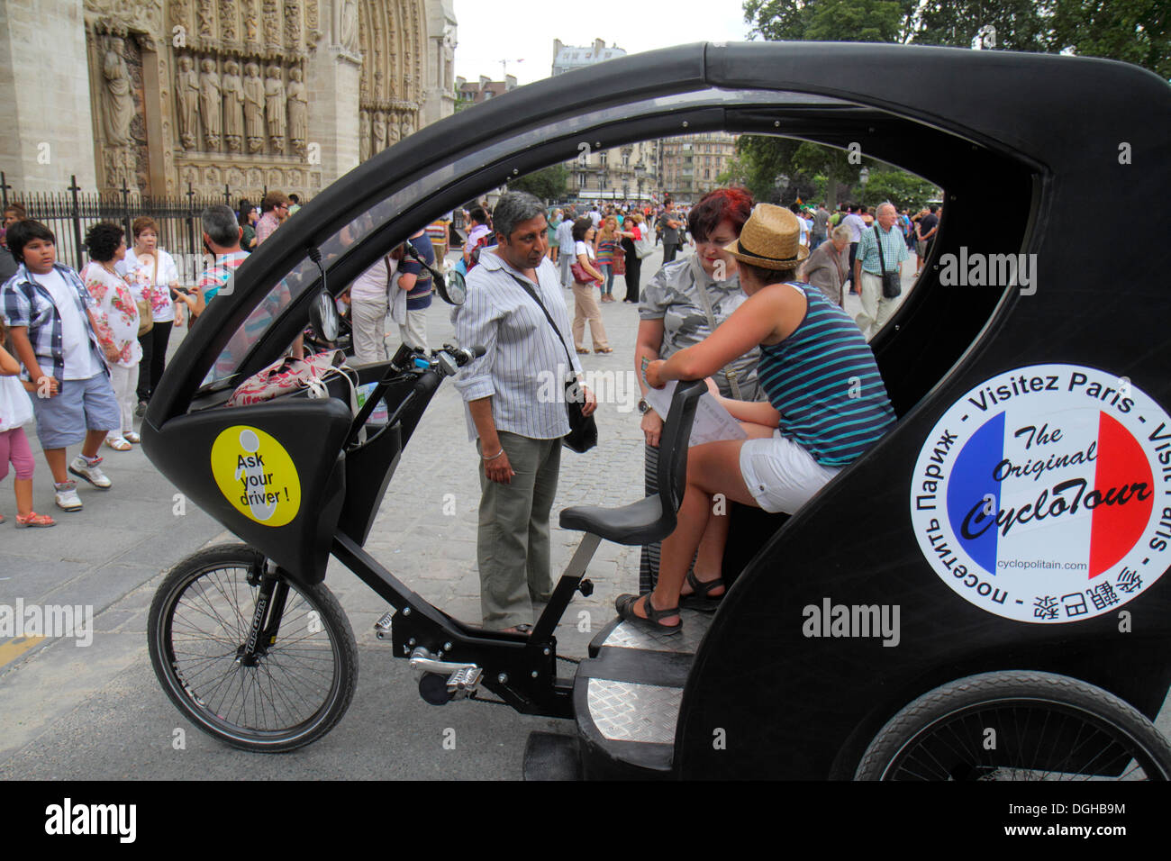 Cyclo tour hi res stock photography and images Alamy