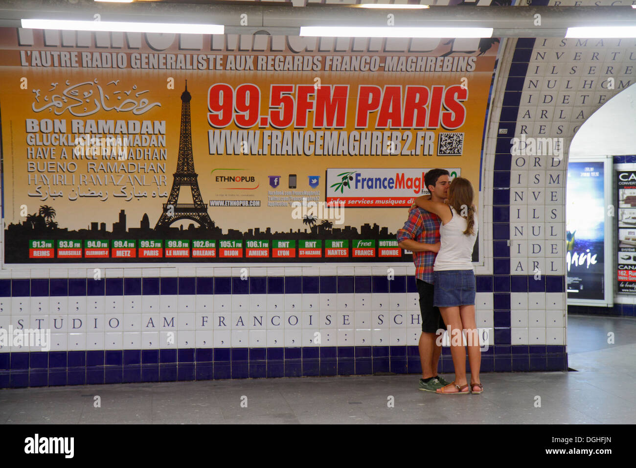 Paris France,1st arrondissement,Concorde Metro Station Line 1 8 12,subway,train,platform,riders,billboard advertisement,ad,Declaration of Rights of Ma Stock Photo