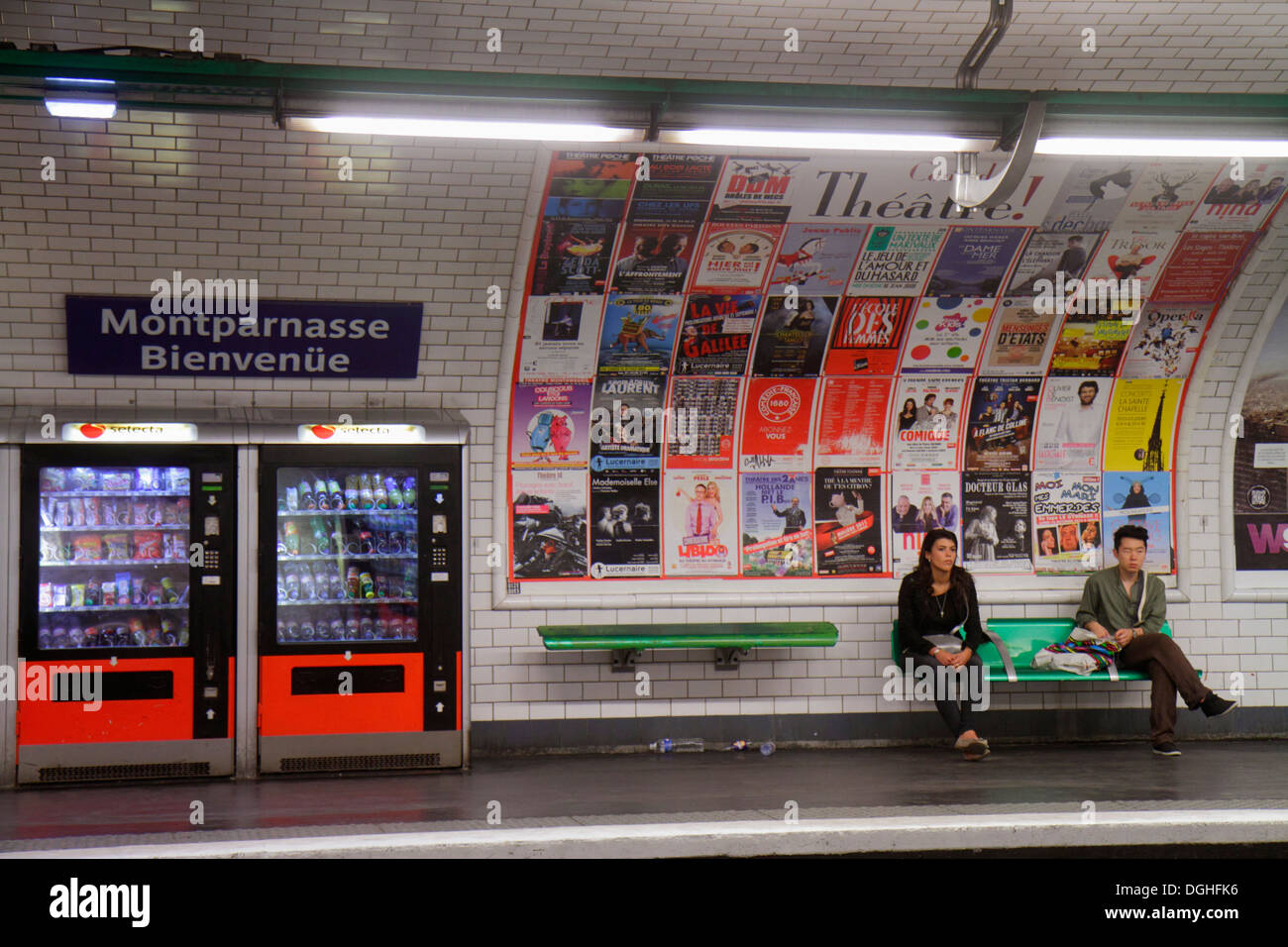 Paris France,Europe,French,6th 14th 15th arrondissement,Montparnasse Bienvenue Metro Station Line 4 6 12 13,subway,train,public transportation,platfor Stock Photo