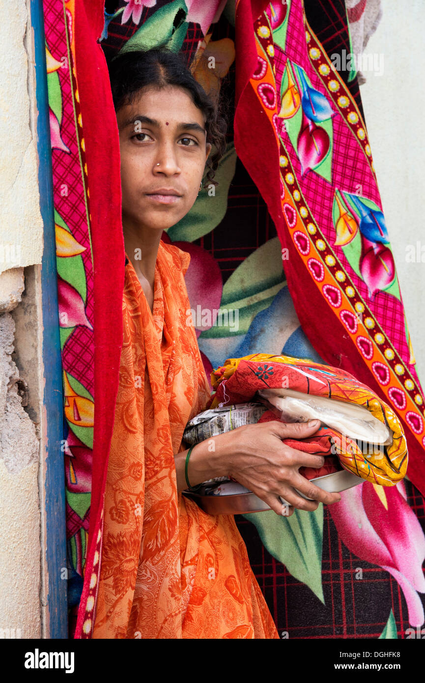 Food and clothing distribution hires stock photography and images Alamy