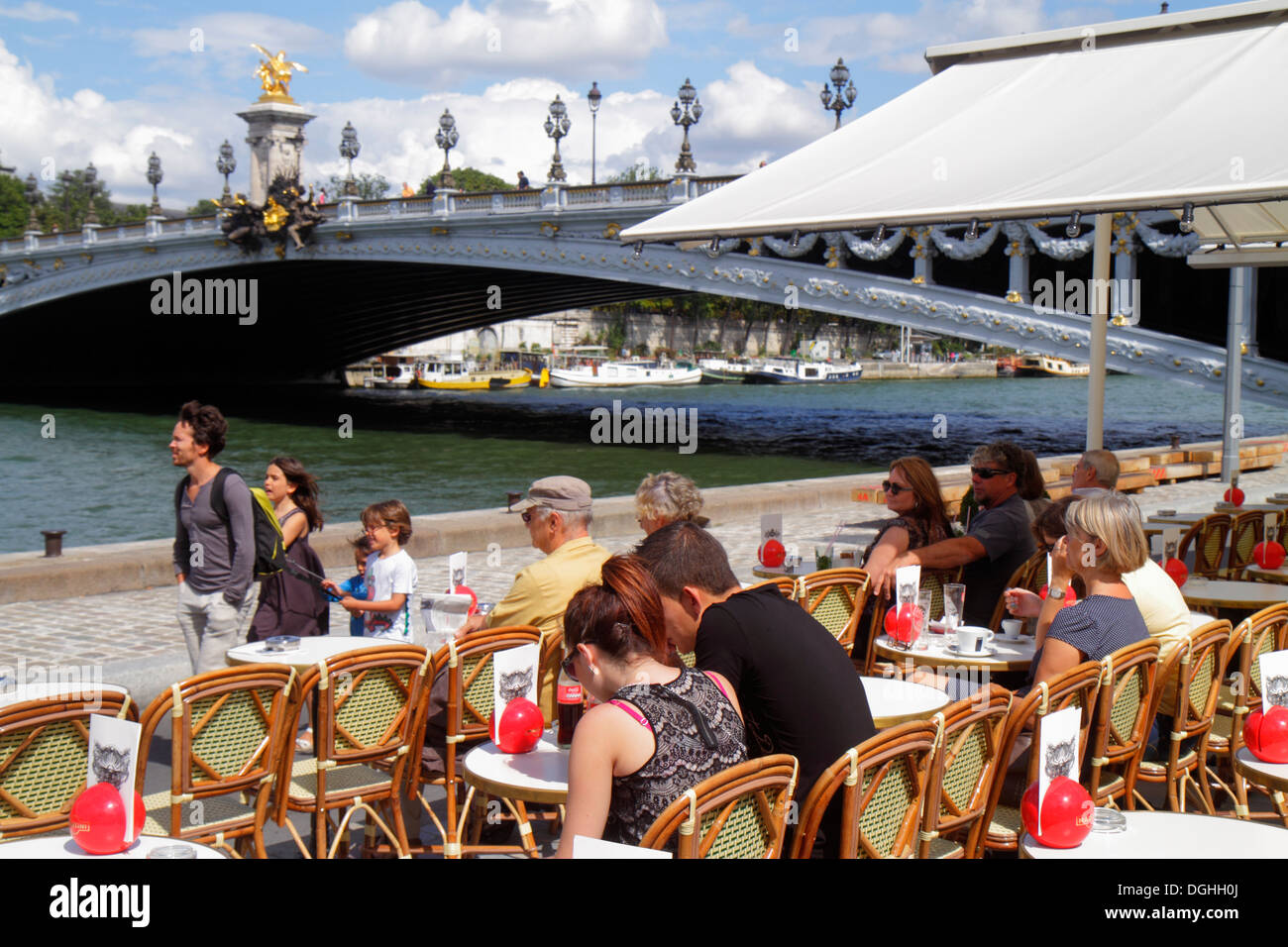 Cafe Paris Seine Stock Photos & Cafe Paris Seine Stock Images Alamy