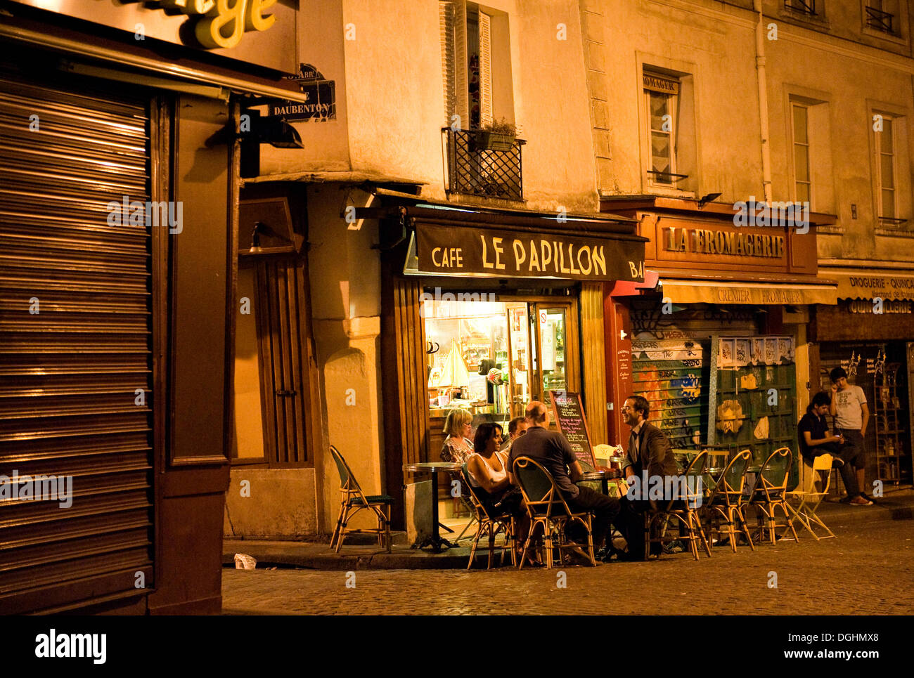 Street café on the Rue Mouffetard in the Quartier Latin, Paris, Ile de France region, France, Europe Stock Photo