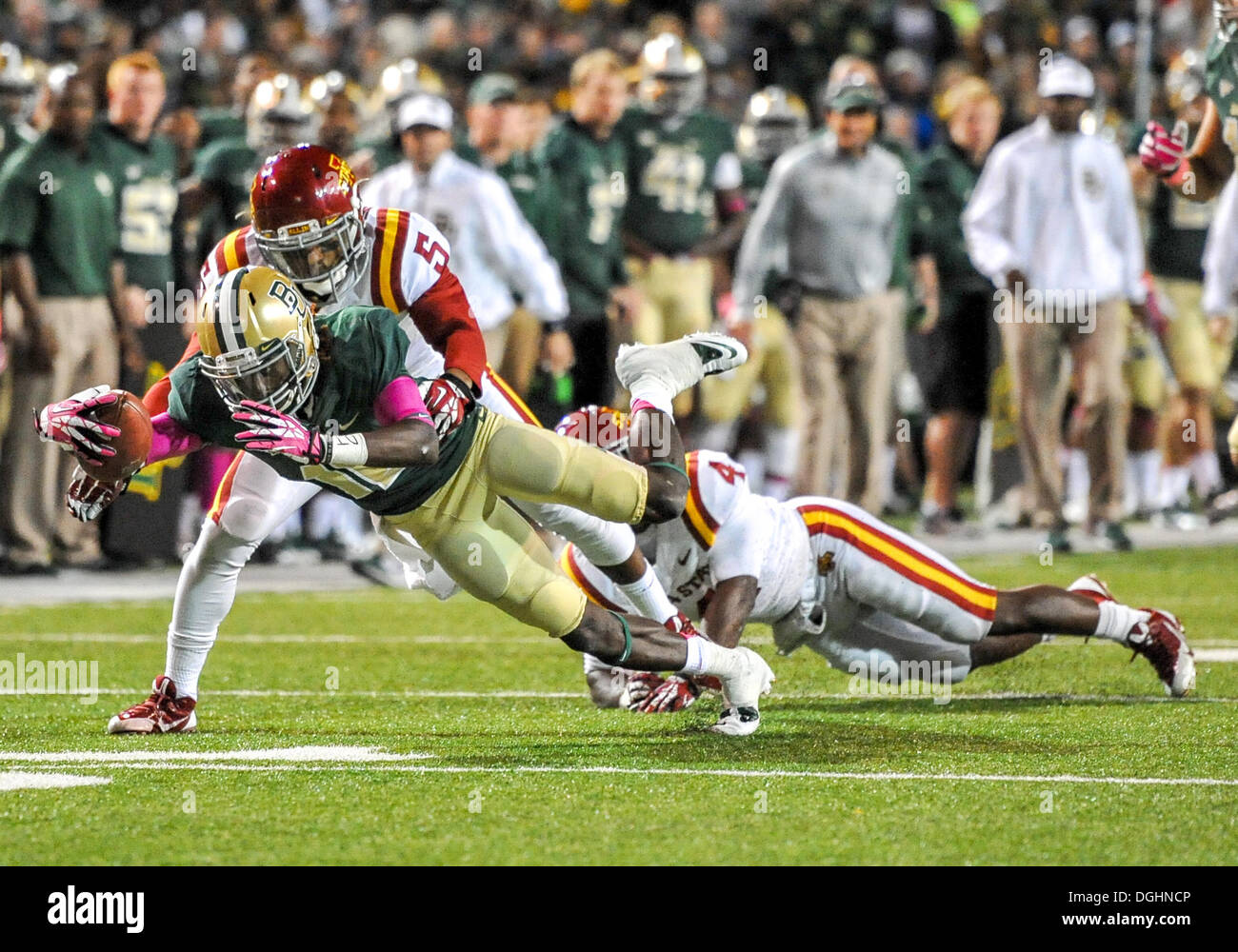 Tevin Resses Baylor Bears wide receiver Tevin Reese (16) catches a pass as he is ...